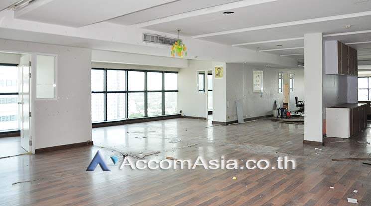  1  Office Space For Rent in Sukhumvit ,Bangkok BTS Ekkamai at Bangkok Business Center AA14408